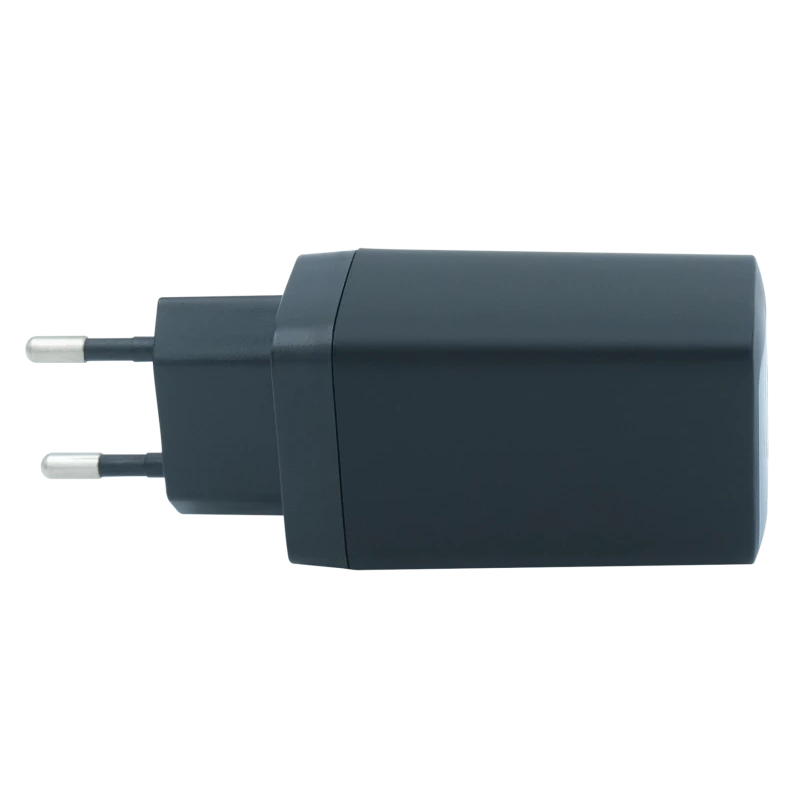 Universal USB-Ladegerät 1x USB-A, 2x USB-C